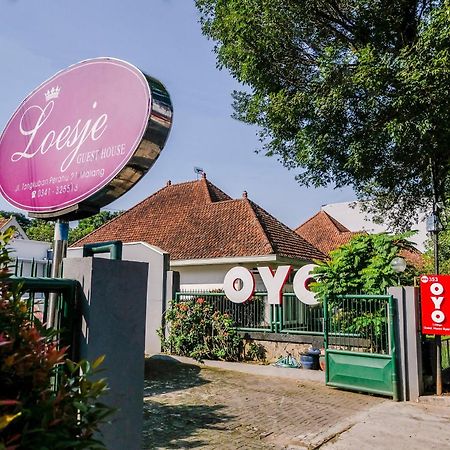 Super Oyo 353 Loesje Guest House Syariah Malang Ngoại thất bức ảnh