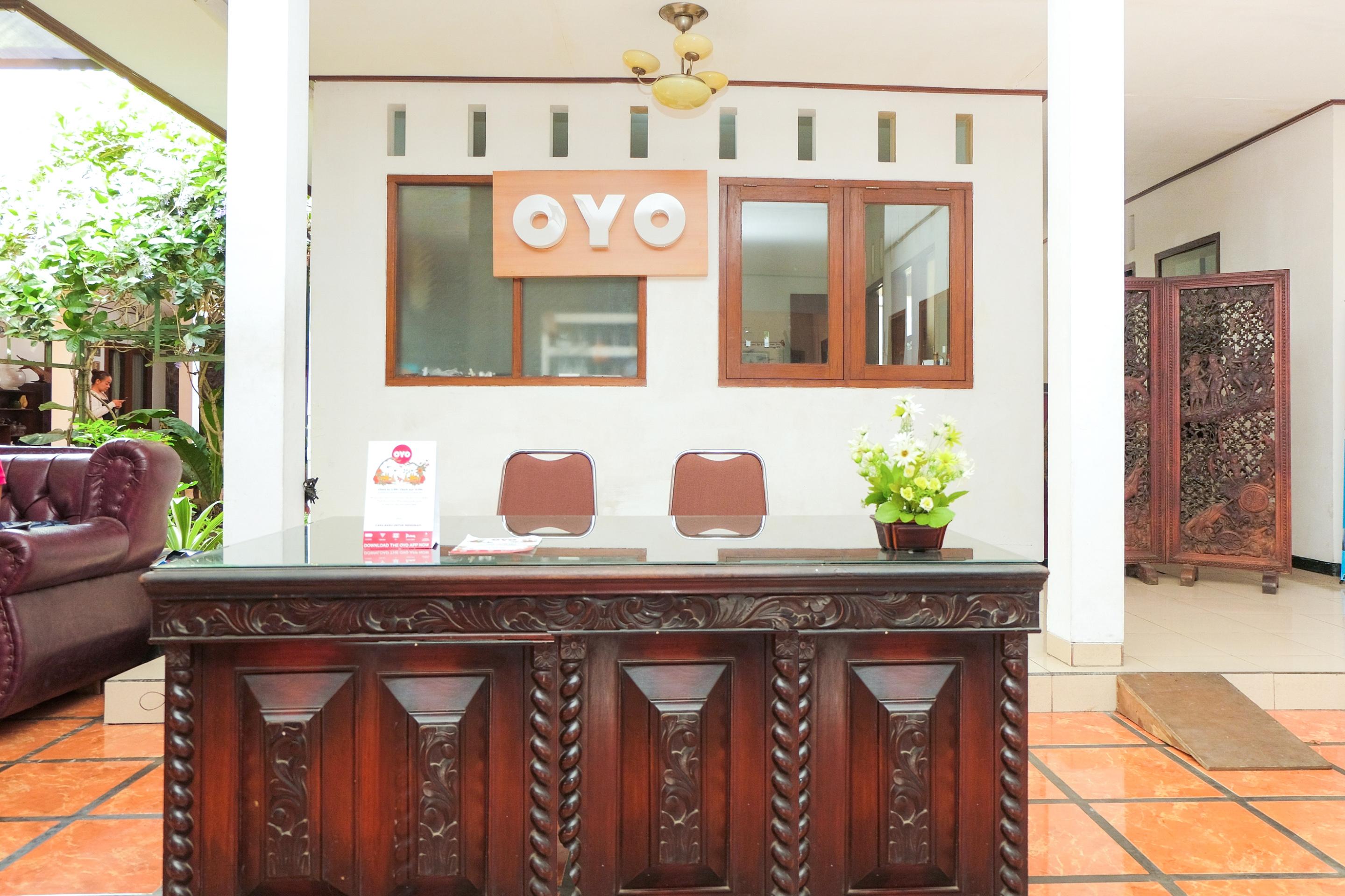 Super Oyo 353 Loesje Guest House Syariah Malang Ngoại thất bức ảnh